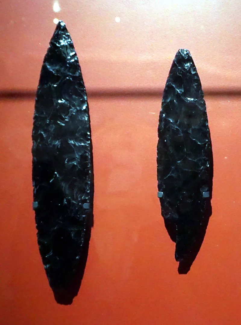 Obsidian knife blades of the kind found across Mesoamerican sites, where no smelted iron appears