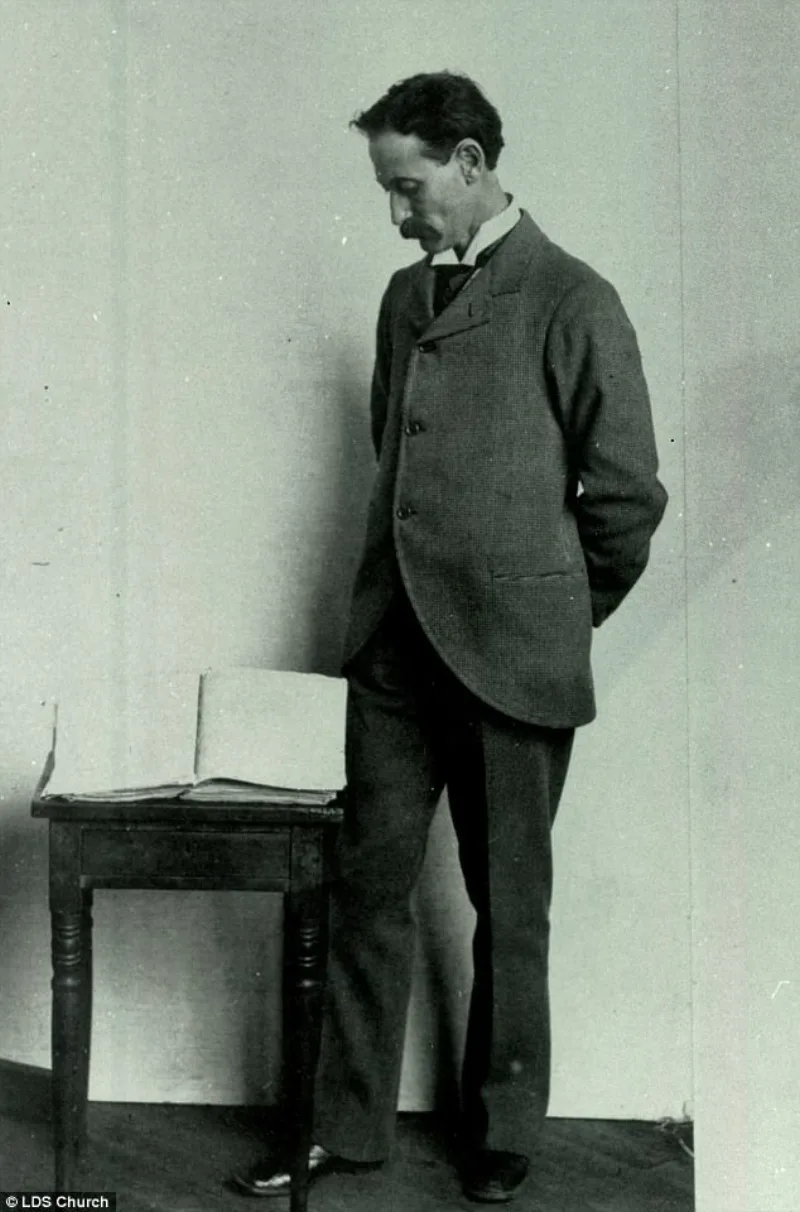 The Book of Mormon printer's manuscript, the earliest text in which the pattern is read