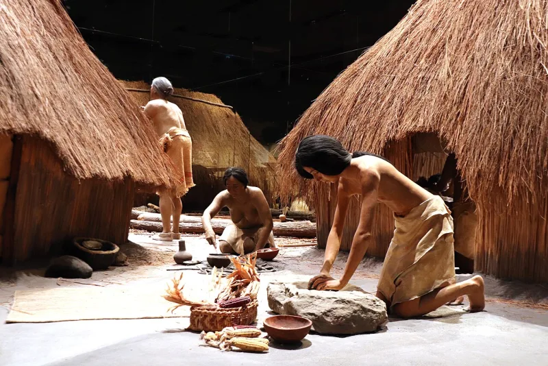 The Cahokia mounds in Illinois, built by Mississippian peoples with no Near Eastern connection
