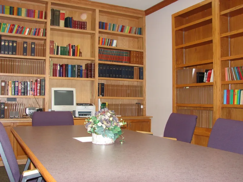 A Kingdom Hall library in Ohio — representative; the Commission worked from the organization’s own files