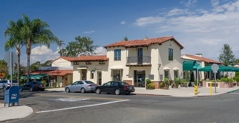 Rancho Santa Fe, California, where Heaven's Gate members died in 1997; a representative street view