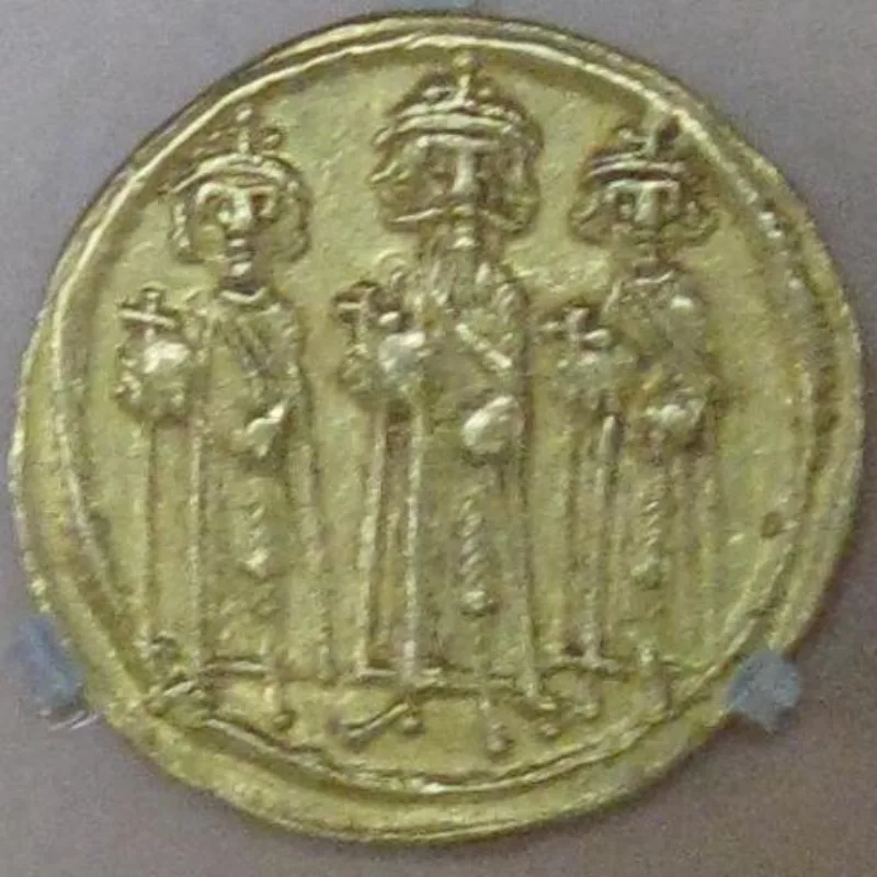 A gold solidus of Heraclius, ruling when the Syriac Alexander Legend reached its final form