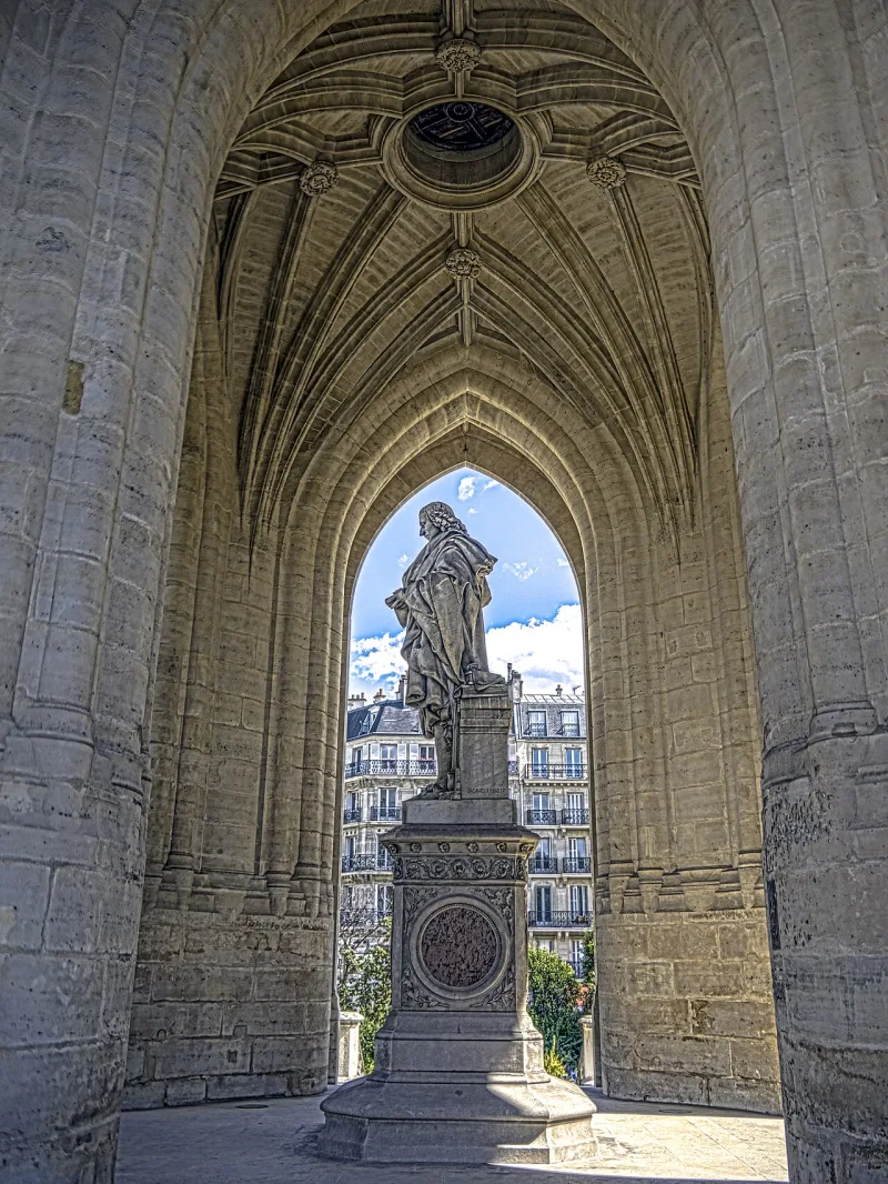 Cavelier's statue of Pascal beneath the Tour Saint-Jacques, where he tested barometric pressure