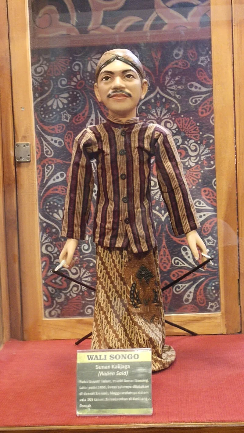 A depiction of Sunan Kalijaga, one of the Wali Songo credited with the conversion of Java